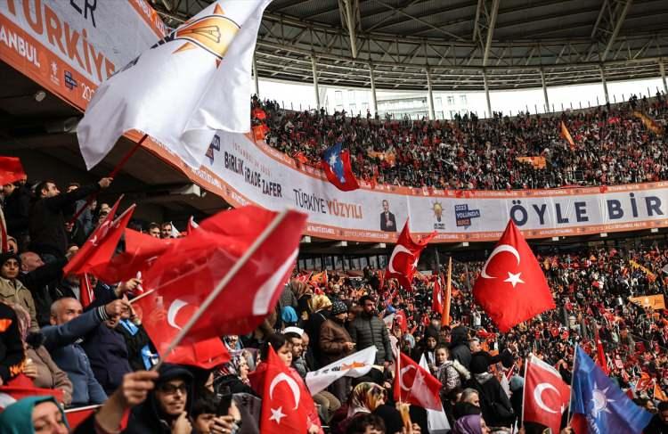 <p>NEF Stadyumu'nda 100 bin kişi coşkuyla Cumhurbaşkanı Erdoğan'ı karşıladı. </p>
