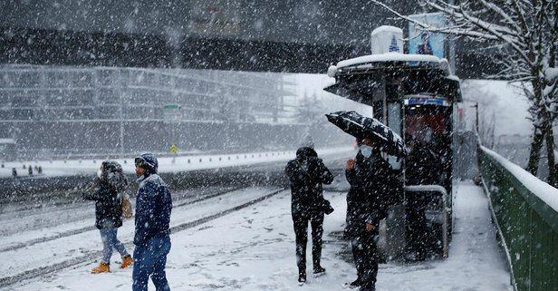 <p>Meteoroloji uzmanlarından gelen peş peşe açıklamalara göre Avrupa ve Türkiye'yi bu yıl çetin bir kış bekliyor. Meteoroloji Uzmanı Kerem Ökten, önümüzde "efsane bir kış" olduğundan söz ederken 1987 kışıyla karşılaştırdı.</p>
