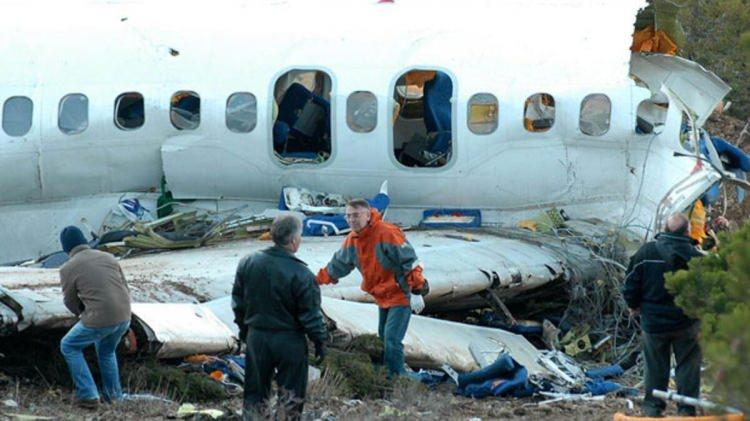<p>Arık ve ekibinin tamamı, Isparta Havalimanı'na inmesi beklenen uçaktaydı. Fakat 57 kişilik uçaktan sağ çıkan olmadı. Arık'ın devlet destekli <a href=