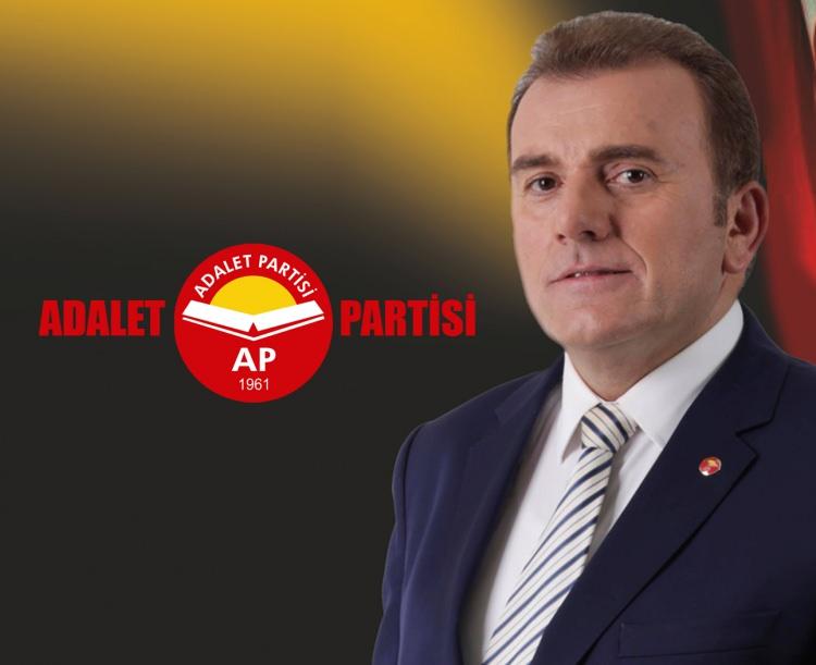 <p><strong>ADALET PARTİSİ</strong></p>

<p>Dr. Vecdet ÖZ'ün başkanı olduğu Adalet Partisi, Zafer Partisi, Türkiye İttifakı Partisi ve Ülkem Partisi ile birlikte ATA İttifakı içinde.</p>
