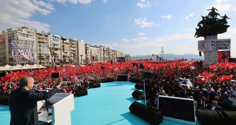 <p>Erdoğan'ın İzmir'de gerçekleştirdiği yoğun katılımlı <a href=