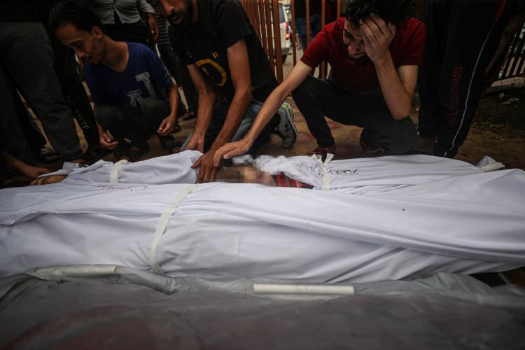 <p>Gazze'de binlerce yaralı ile sivilin bulunduğu en büyük sağlık tesisi olan Şifa Hastanesi de İsrail ordusu tarafından hedef gösterildi.</p>
