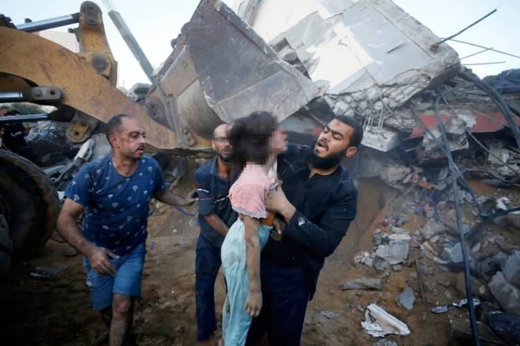<p>İsrail, Gazze'de yürüttüğü soykırıma dünyanın gözlerini kapatmak için ayrı çaba sarf ediyor.</p>
