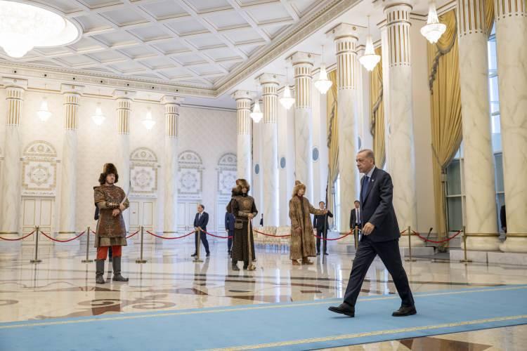 <p>Cumhurbaşkanı Recep Tayyip Erdoğan, Akorda Cumhurbaşkanlığı Sarayı'na geldi.</p>