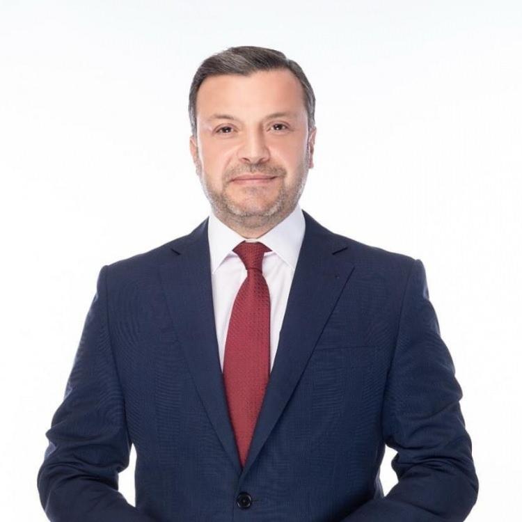 <p>Adana Büyükşehir Belediye Başkan Adayı <strong>Fatih Mehmet Kocaispir (Yüreğir Belediye Başkanı)</strong></p><p> </p><p><strong>Fatih Mehmet Kocaispir'in özgeçmişi</strong></p><p> </p><p>Fatih Mehmet Kocaispir, 1975 yılında Kadirli’de doğdu. Kadirli İmam-Hatip Lisesi’nden 1993, Ankara Üniversitesi Hukuk Fakültesi’nden 1998 yılında mezun oldu. Çukurova Üniversitesi Sosyal Bilimler Enstitüsü’nde Yönetim ve Organizasyon dalında <a href=