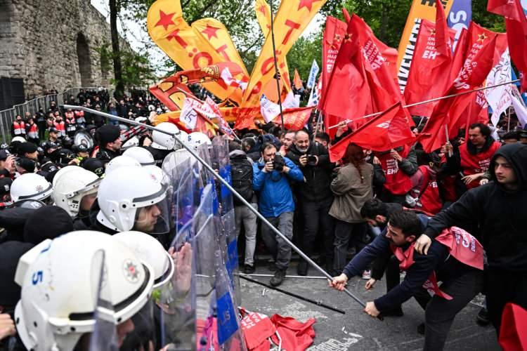 <p>Valiliğin kararıyla yasaklanan Taksim Meydanı'na yürüyüş noktaları ise <a href=