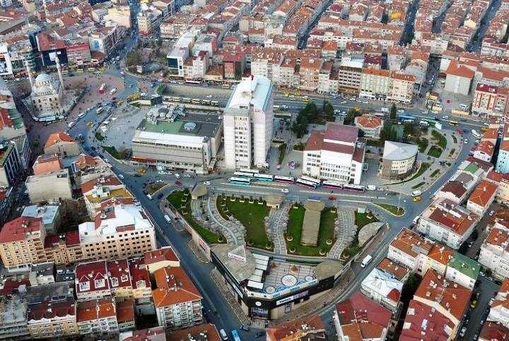 <p>Gaziosmanpaşa ve Güngören'de hava sıcaklığı 26,3, hissedilen sıcaklık 30,1, nem oranı da yüzde 90'a ulaştı.</p>