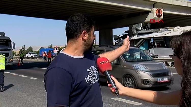<p>Kazayı telefonda öğrenen vatandaş şu ifadelere yer verdi: <em><strong>"Yakınımdı dayı kızlarımdı, eşiydi, çocuklarıydı işte toplam 8 kişiydi. Burada kaza yaptılar. Buradan daha önce bir hafta önce İzmir'den Doğubeyazıt'ta cenaleri vardı, cenazelere gittiler. Oradan dün tekrardan İzmir'e dönerken burada sabah saatlerinde burada kaza yaptılar işte. 8 kişiden 3 kişi şuanda yaralı yaralı olan bize haber verdi telefonla bizi aradı dedi ki biz kaza yaptık bize konum attı dedi ki biz şuanda kaza yapmışız bize yetişin"</strong></em> dedi.</p>
