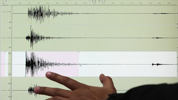 <p>Japon deprem uzmanı, Türkiye'de en büyük depremlerin Kuzey Anada Fay hattının geçtiği kentlerde meydana geleceğini söyledi ve 32 kent için özel uyarılarda bulundu.</p>