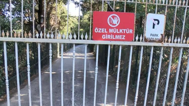 <p>İnşaatın bulunduğu sokak girişinin, 'Özel mülk girilmez' tabelası ve sürgülü kapıyla kapatıldığı görüldü. </p><p> </p>