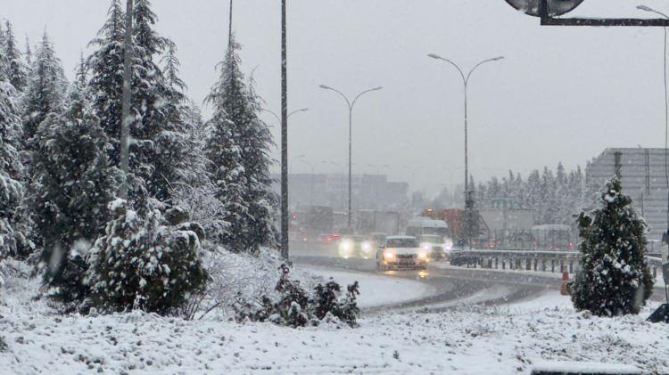 <p><span style="color:#B22222"><strong>İSTANBUL&rsquo;DA BU GECE HANGİ İL&Ccedil;ELERDE KAR YAĞACAK?</strong></span></p>
