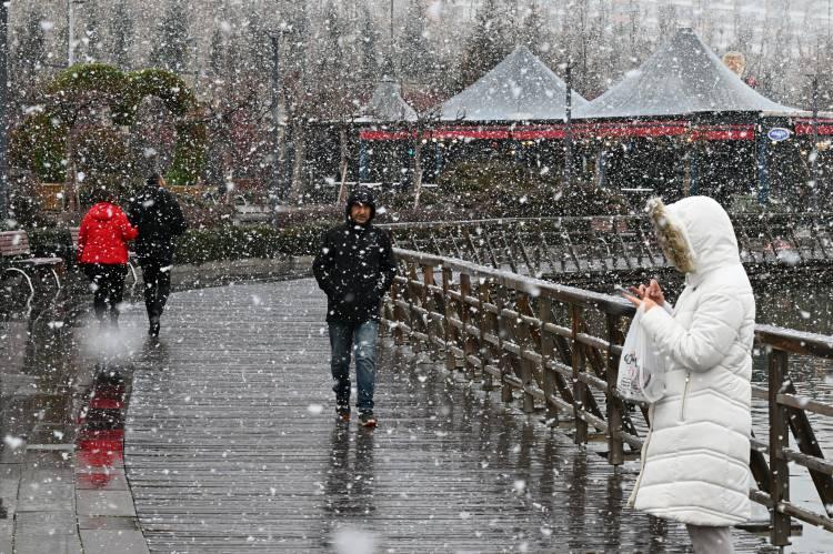 <p><span style="color:#B22222"><strong>Valilik a&ccedil;ıklamasında kar yağışı beklenen 19 il&ccedil;e ş&ouml;yle a&ccedil;ıklandı:</strong></span></p>

<p>&nbsp;</p>
