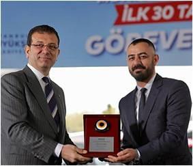 <p>İkitelli Organize Sanayi Sitesi'nde 7/24 hizmet veren otobüs servisinin açılışıyla ilgili 4 sene önce çıkan bir haberde ağabey Şaban Baka ile ilgili otobüs servis teknisyeni olarak sektöre adım attığı, çekirdekten yetişmesiyle bilindiği ifadeleri yer alıyor. Akıllara iki kardeşin Özgür Karabat'ın gizli kasası olup olmadığı sorusu geliyor.</p><p> </p><p>KAYNAK: SABAH.COM.TR</p>
