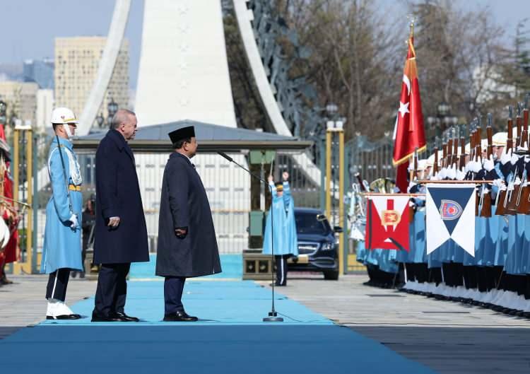 <p>İkili ve heyetler arası görüşmeye geçen Erdoğan ve Subianto, görüşmelerin ardından ortak basın toplantısı düzenleyecek.</p>
