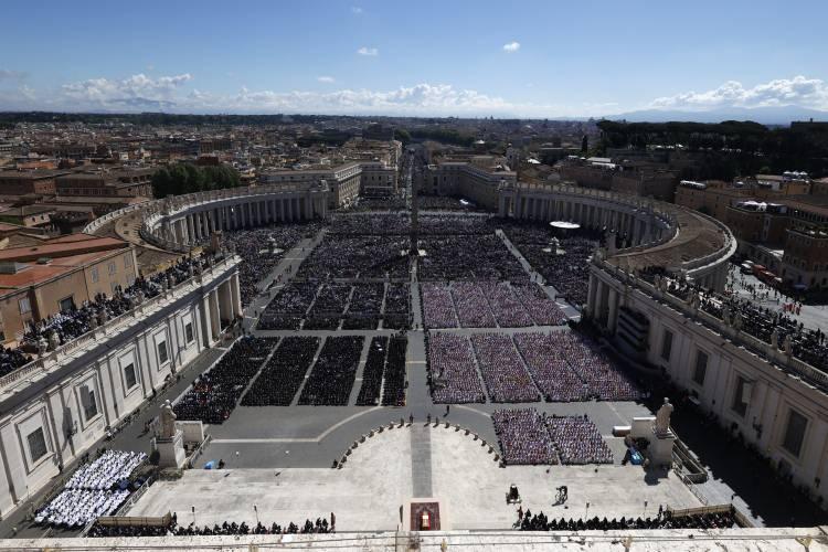 <p>Papa Francis'in cenaze 400 bin kişinin katıldığı açıklandı.</p>
