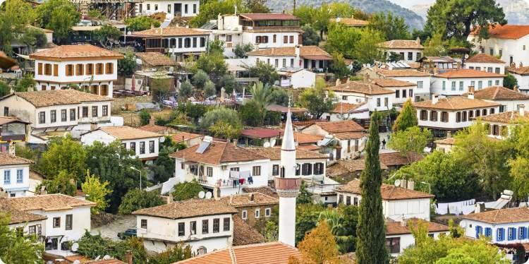 <p>Buna göre, belediye kurulmasına yönelik işlem dosyası valinin görüşüyle birlikte Çevre, Şehircilik ve İklim Değişikliği Bakanlığına gönderilecek ve o yerde belediye kurulabilecek.</p>