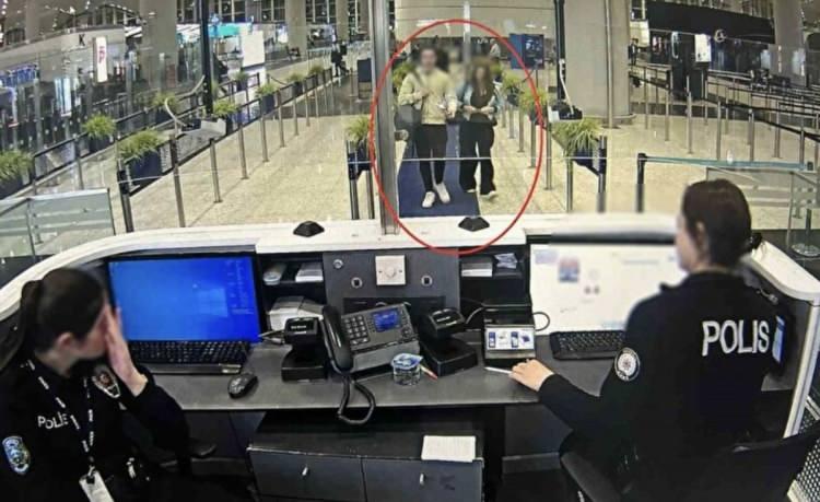 <p>Kazaya neden olan 17 yaşındaki sürücünün olay yerine gelen annesi Eylem Tok'un aracıyla buradan uzaklaşıp, önce Mısır'a, ardından ABD'ye gittikleri tespit edilmişti.</p>