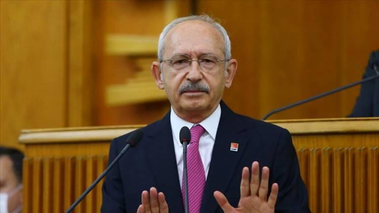 <p>Kemal Kılıçdaroğlu'nun yeniden yapılan kurultay için aday olmayacağını açıkladığı kararında kullandığı <strong>"Çalanların yüzüne tükürülür ve ben çalmadım"</strong> ifadeleri hafızalardayken 2. bir 'yüzüne tükürme' vakası daha yaşandı.</p>