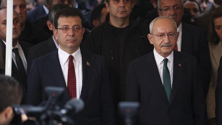 <p>Şaibeli kurultay davası sürerken; Ekrem İmamoğlu - Kemal Kılıçdaroğlu cephelerinin ağır haraketlere varan kavgası ise parti içindeki derin krizi ve ayrılığı çok net biçimde ortaya koydu.</p>
