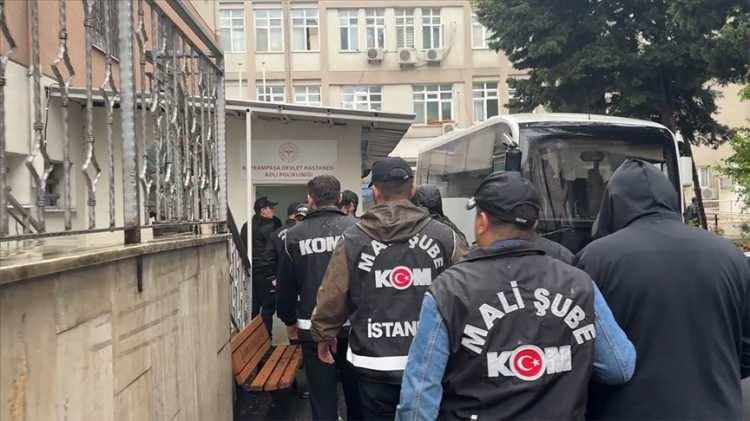 <p>İBB’ye yönelik yolsuzluk soruşturmasında CHP eski Milletvekili Aykut Erdoğdu, Gaziosmanpaşa, Büyükçekmece, Avcılar, Ceyhan ve Seyhan belediye başkanlarının da aralarında bulunduğu 47 kişi hakkında gözaltı kararı verildi.</p>