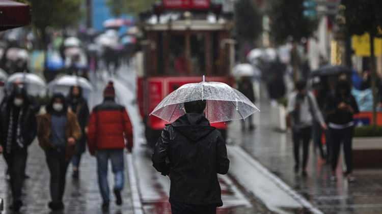 <p><strong>AKDENİZ</strong></p><p> </p><p>Parçalı ve çok bulutlu, bölge genelinin (Mersin ve Adana'nın batı kesimleri hariç) aralıklı sağanak ve gök gürültülü sağanak yağışlı geçeceği tahmin ediliyor. Yağışların, Batı Akdeniz'in iç kesimlerinde yerel kuvvetli olması bekleniyor.</p>