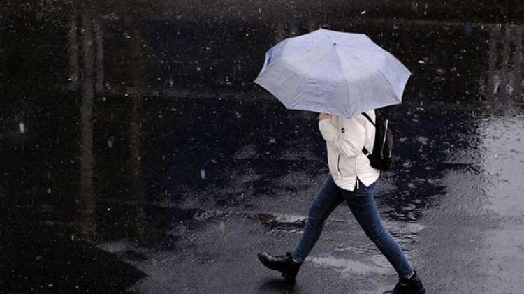 <p><strong>GÜNEYDOĞU ANADOLU</strong></p><p> </p><p>Parçalı ve az bulutlu geçeceği tahmin ediliyor.</p>