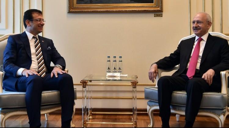 <p>CHP'nin şaibeli kurultay davası bugün görüldü. Duruşma 30 Haziran'a ertelendi. Özgür Özel'in görevden alınarak Kemal Kılıçdaroğlu'nun göreve iadesi talebi mahkeme tutanaklarına geçti. </p>
<p> </p>