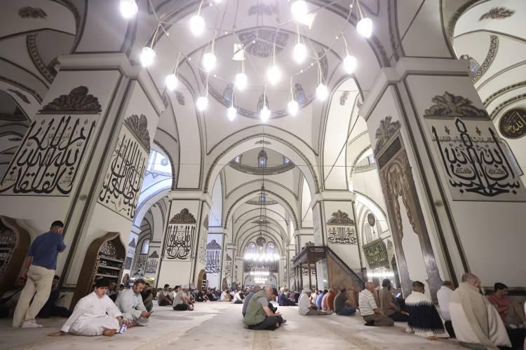 kurban haberleri <p>Bursa'da da tarihi Ulu Cami'de <a href=
