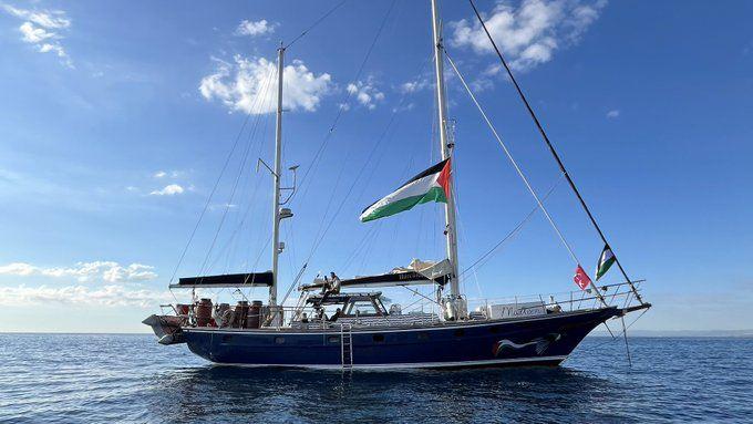 <p><span style="color:#B22222"><strong>Bu Sadece Bir Gemi Değil:</strong></span></p>
<p>The Madleen, uluslararası toplumun vicdanını ve sessizliğini sorgulayan bir sembol.</p>
