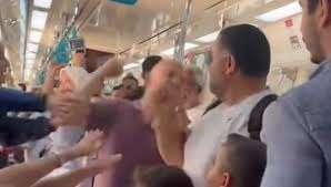 <p>Deniz E.'nin şikayet üzerine gözaltına alındığı, ifadesinin ardından ise serbest bırakıldığı öğrenildi. Öte yandan olaya ilişkin yeni görüntüler de ortaya çıktı.</p>