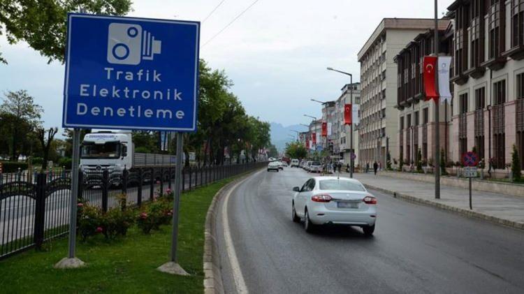 yönelik haberleri <p>Hız sınırlarına <a href=
