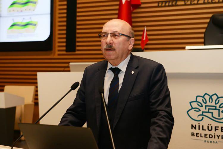 <p>Prof. Dr. Okan Tüysüz, Gemlik'teki depremin daha büyük bir depreme sebep olmayacağını düşündüğünü belirtti.</p>

<p> </p>

<p>Tüysüz, bölgede sarsıntıların devam edebileceğini de kaydetti. Son sarsıntılarda yukarı doğru bir ivme olduğunun da altını çizen Tüysüz, bölgenin takip etmesi gerektiğini belirtti.</p>
