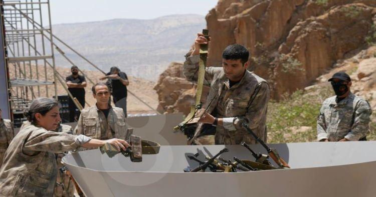 <p>Terör örgütü PKK'dan bir grup, Irak’ın Süleymaniye kentinde silahlarını yakarak imha etti.</p>

