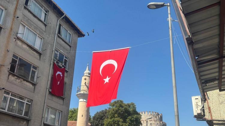 <p><span style="color:#B22222"><strong>İSTANBUL-FATİH</strong></span></p>

<p> </p>

<p>Piyade Sözleşmeli Er Ahmet Gültekin'in ailesine şehadet haberi verildi. (23)</p>

<p> </p>
