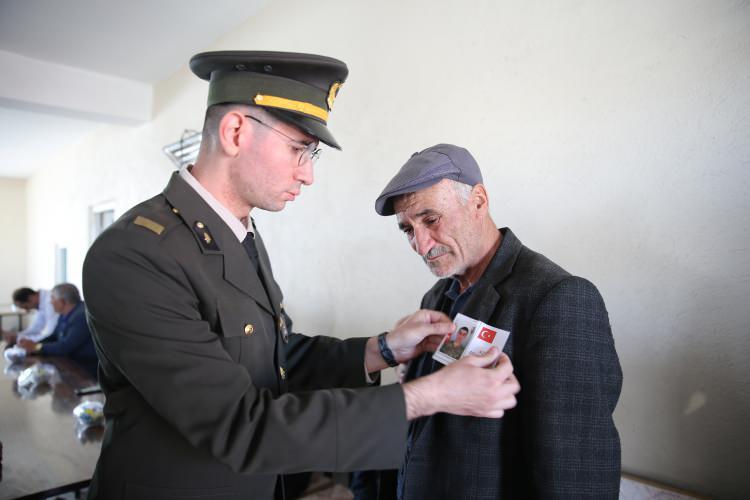 <p>Bitlis'in Adilcevaz ilçesinde bağlı Karaşeyh köyünde toprağa verildi. </p>

