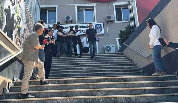 <p>Yolda giderken kötü koku geldi. Ne olduğunu sorunca, ‘İçinde pis eşyalar var ondan’ dedi. Ardından Göktürk'e gittik. Barış bagajı açtı, benden yardım istedi. Ben de ona yardım ettim. Ben sadece indirme konusunda yardımcı oldum, sonrasında Barış valizi alarak açık alana bıraktı. </p>
