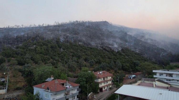 <p>Osmangazi ilçesine bağlı boşaltılan Avdancık köyünde de yangının yerleşime yönelmeden önünün kesildiği öğrenildi.</p>

<p> </p>
