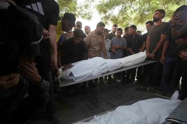 <p>26 yaşındaki Kerem Halid Cemal'in yakınları hiçbir şey yapamadıklarını, ölen yakınlarının gözlerinin önünde acı çekmesini izlemek zorunda kaldıklarını belirtti.</p><p> </p>