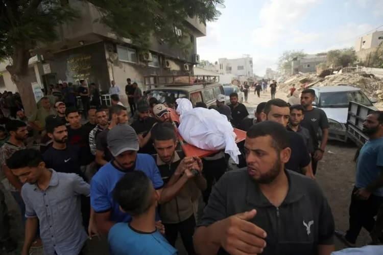 <p>Han Yunus kentindeki Nasır Hastanesi'nde iki yaşındaki Ahmed Semir Abdulal, şiddetli yetersiz beslenme nedeniyle hayatını kaybetti.</p><p> </p>