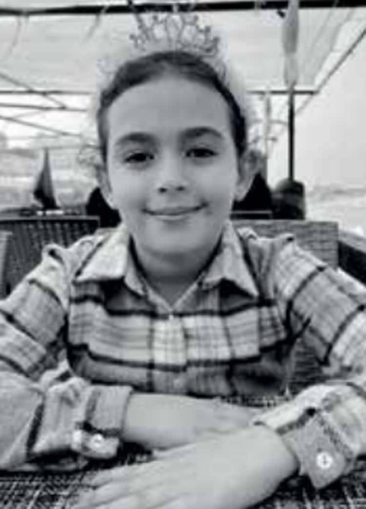 <p><strong>TALA</strong></p><p>10 yaşında öldürüldü. İsrail saldırısında katledilirken pembe patenlerini giymeye çalışıyordu.</p><p> </p>