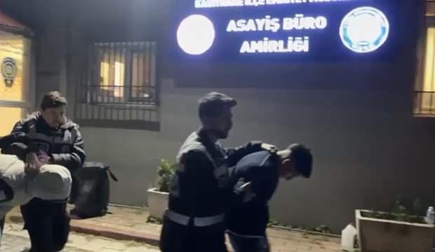 <p>Haklarında 'Genel güvenliği kasten tehlikeye sokma', 'Mala zarar verme' ve 'Kasten yaralama' suçlarından adli işlem başlatılan 14 yaşındaki 2 şüpheli adliyeye sevk edildi. Mahkemeye çıkarılan şüpheliler, adli kontrol hükümleri uygulanarak ev hapsine çarptırıldı.</p>
<p> </p>