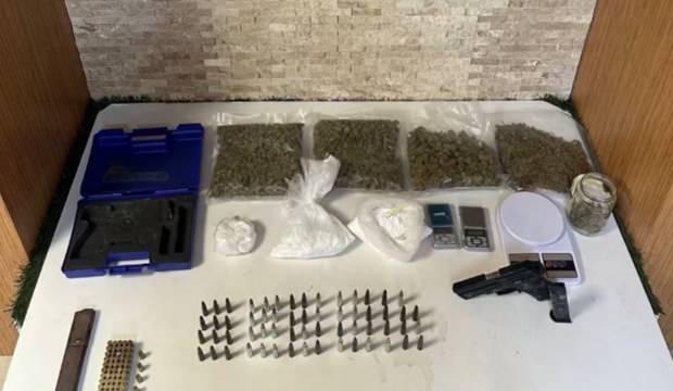 <p>Şüphelilerin ilk ifadelerinde Özkan G.’nin kendilerine, 'Evinizi beyaz eşya alarak dizeceğim, sizi yurtdışına çıkaracağım' sözlerini söylediği öğrenildi. </p>
