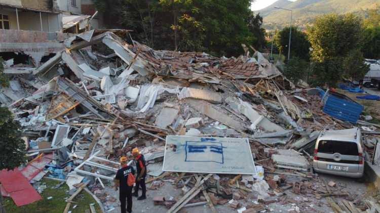 deprem haberleri <p>Balıkesir'in Sındırgı ilçesinde yaşanan 6.1 büyüklüğündeki <a href=