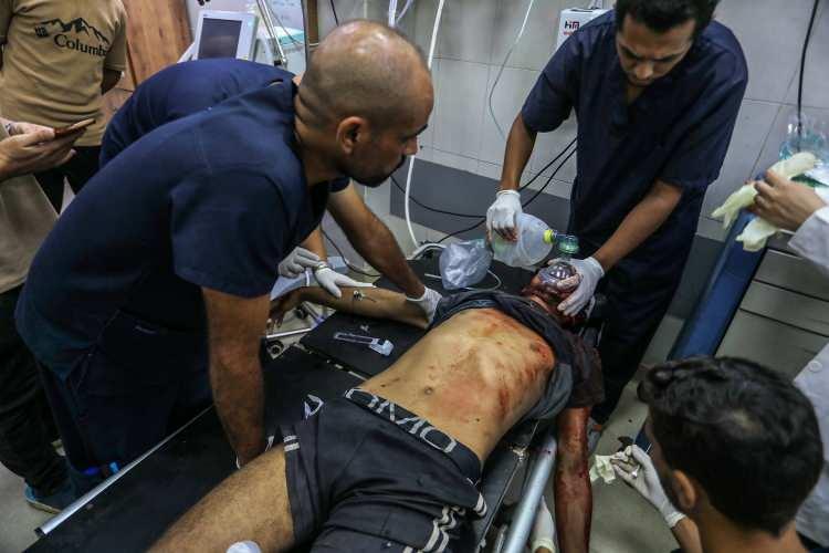 <p>İsrail ordusu ise günlük düzenlediği saldırılarla yerinden edilenlerin çadırlarını ve barındığı sivil noktaları bombalıyor.</p>