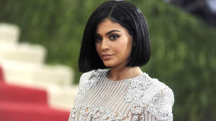 <p><strong><span style="color:rgb(178, 34, 34)">KYLIE JENNER</span> | İSRAİL</strong></p>
<p> </p>
<p><strong>İş insanı</strong></p>
