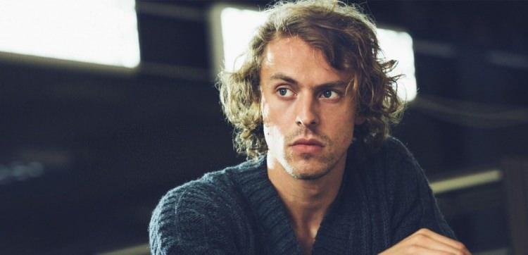 <p><strong>Metin Akdülger</strong></p>
