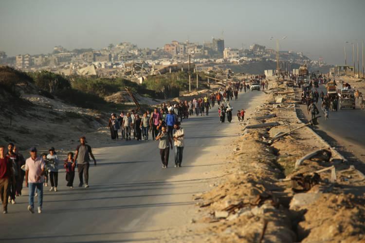 <p>İsrail'in Gazze Şeridi'ne 8 Ekim 2023'ten bu yana düzenlediği saldırılarda 67 bin 211 Filistinli hayatını kaybetti, 169 bin 961 kişi yaralandı.</p>
