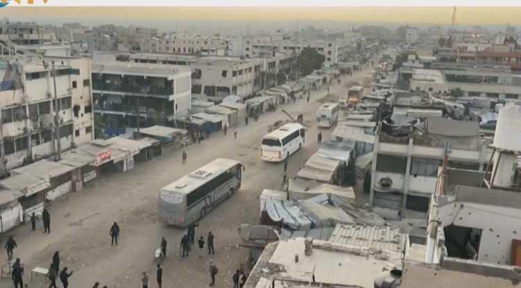 <p>Hamas'ın rehineleri serbest bırakma karanın ardından İsrail'ın elindeki Filistinli mahkumları sabah erken saatlerde otobüslere bindirdiğini ve serbest bırakmaya hazırlandığını duyurdu.  </p>

<p> </p>
