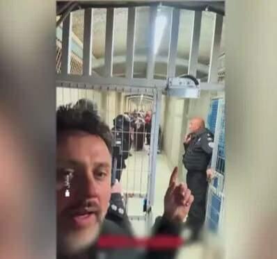 <p>Saldırı sırasında Filistinli bir genç, İsrail askerleri tarafından bacağından vuruldu.</p>
