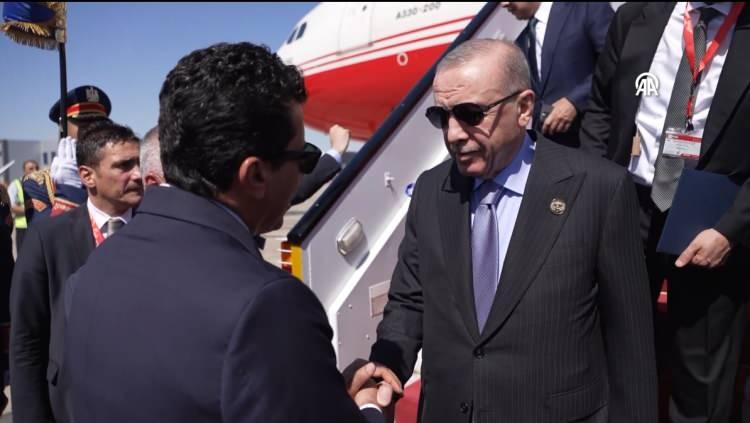 <p>Zirveye Cumhurbaşkanı Recep Tayyip Erdoğan, ABD Başkanı Donald Trump başta olmak üzere 20'den fazla devlet başkanı katılacak.</p>
